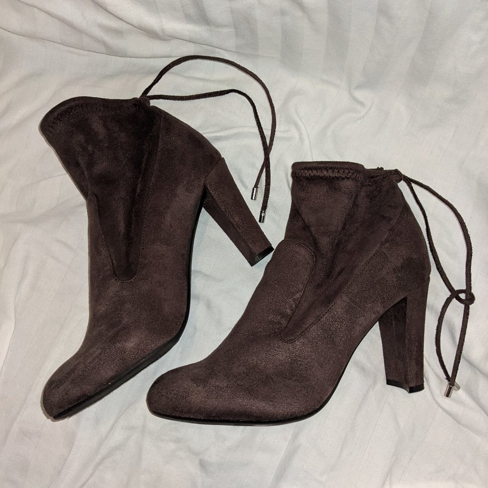 NWOB Unisa Brown Vegan Faux Suede Ressie High Heel Ankle Sock Booties Size 6.5